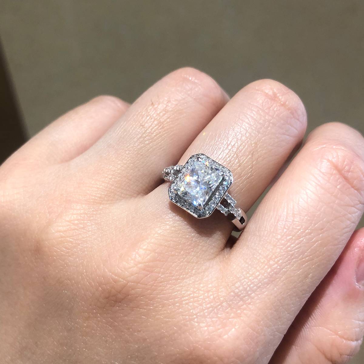 Luxury Small Square Diamond Set Women's Ring S925 Silver Plated Platinum Customized Selection Main Stone Moissanite 2.0ct/Side Stone Cubic Zirconia